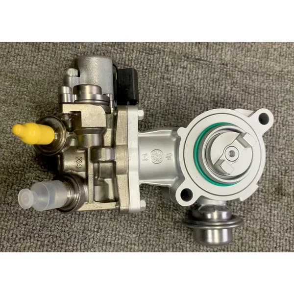 For Mercedes Benz W212 W204 C200 CGI Injection Pump High Pressure Pump A2710703501-